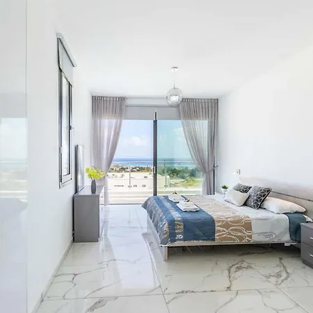 Contemporary Furnishings And Decor Villa-daisy