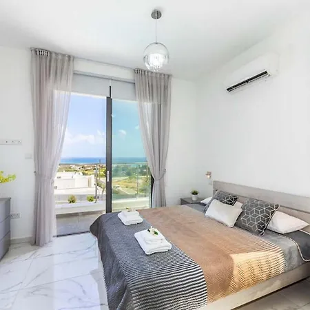 Contemporary Furnishings And Decor Villa-daisy アパート *